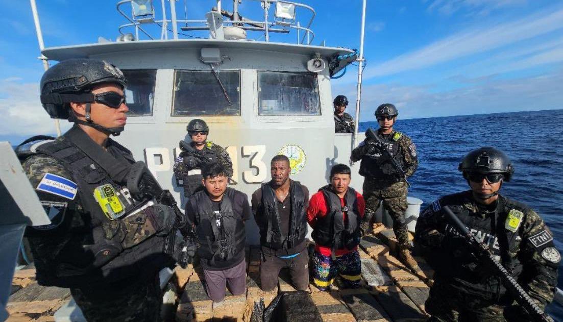 Un colombiano y dos ecuatorianos, los capturados en el operativo. 