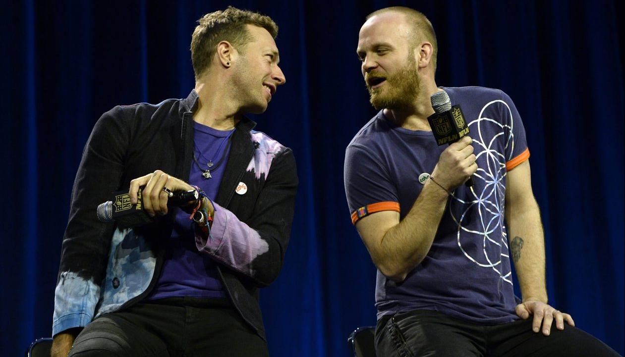 El vocalista de Coldplay Chris Martin y su guitarrista Jonny Buckland.