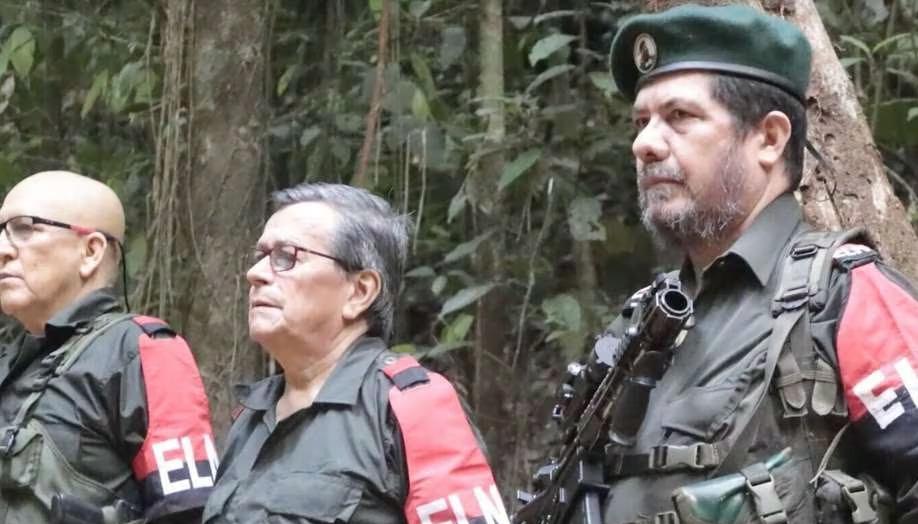 Los comandantes del ELN, 'Antonio García', 'Pablo Beltrán' y 'Fabián'.