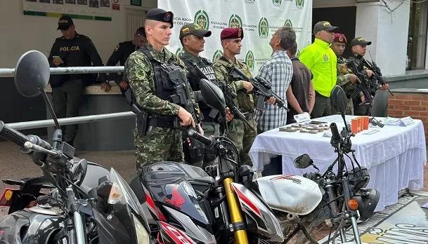 Ejército y Policía trabajan de la mano.