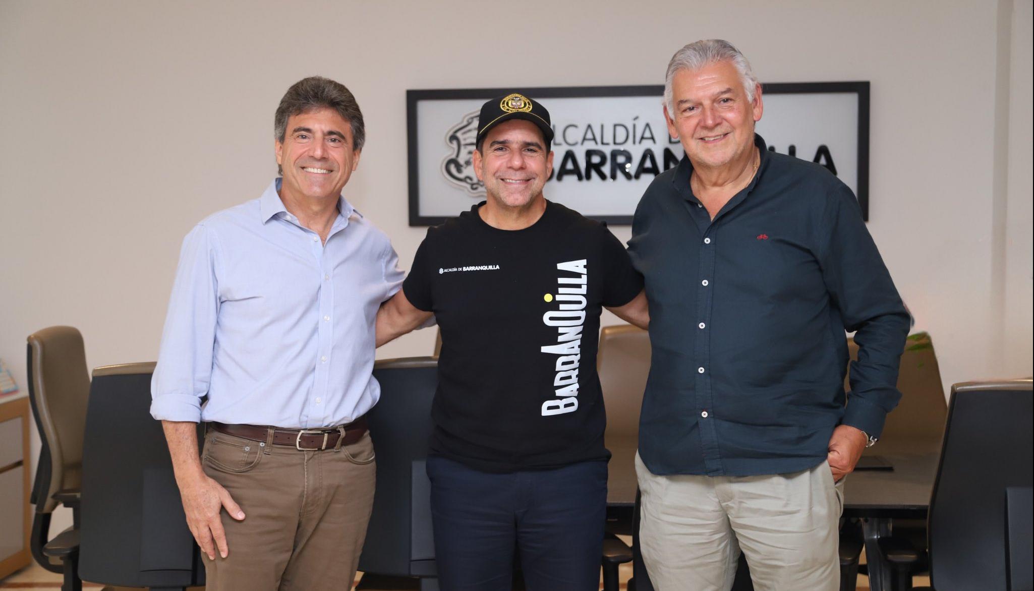 El alcalde Alejandro Char y el presidente de Fenalco, Jaime Alberto Cabal (derecha).
