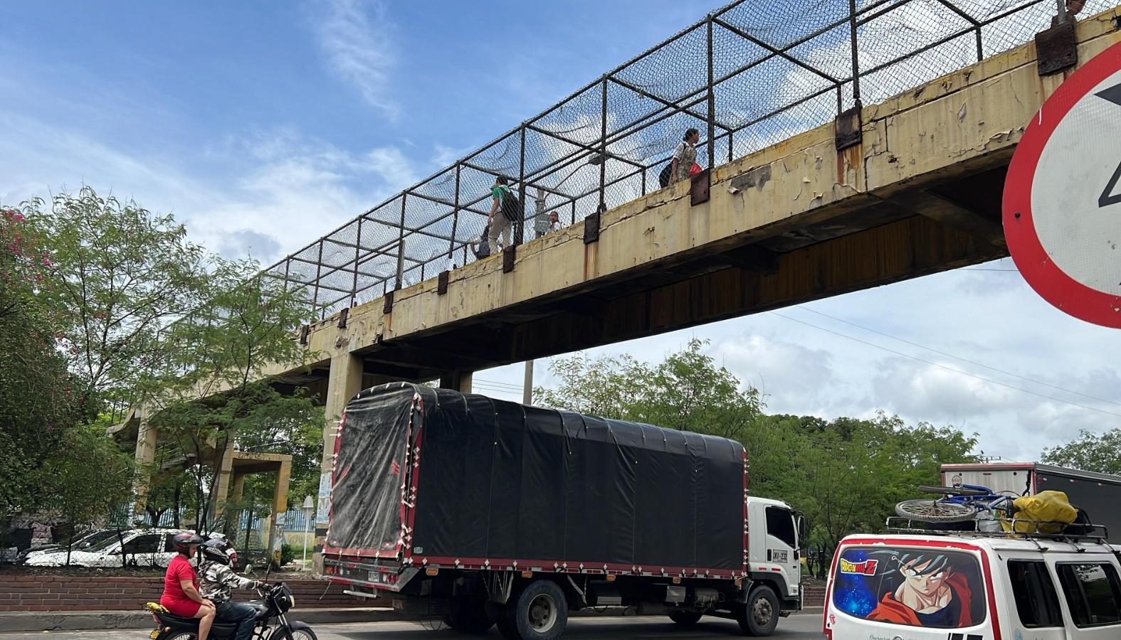El deterioro del puente del Inem es palpable