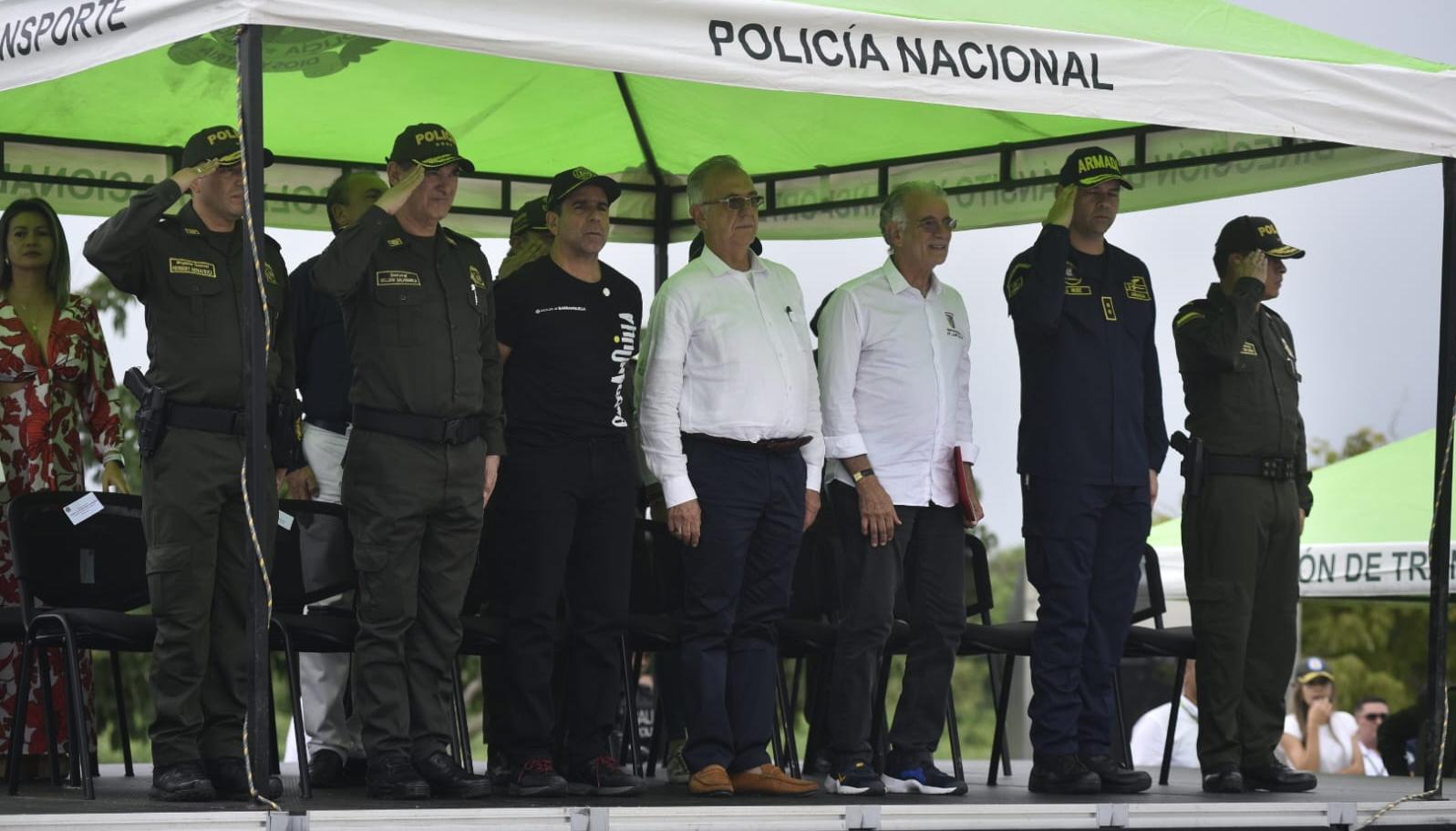 El Ministro Iván Velásquez, el Director de la Policía, William Salamanca, el Alcalde Alejandro Char y el Gobernador Eduardo Verano. 