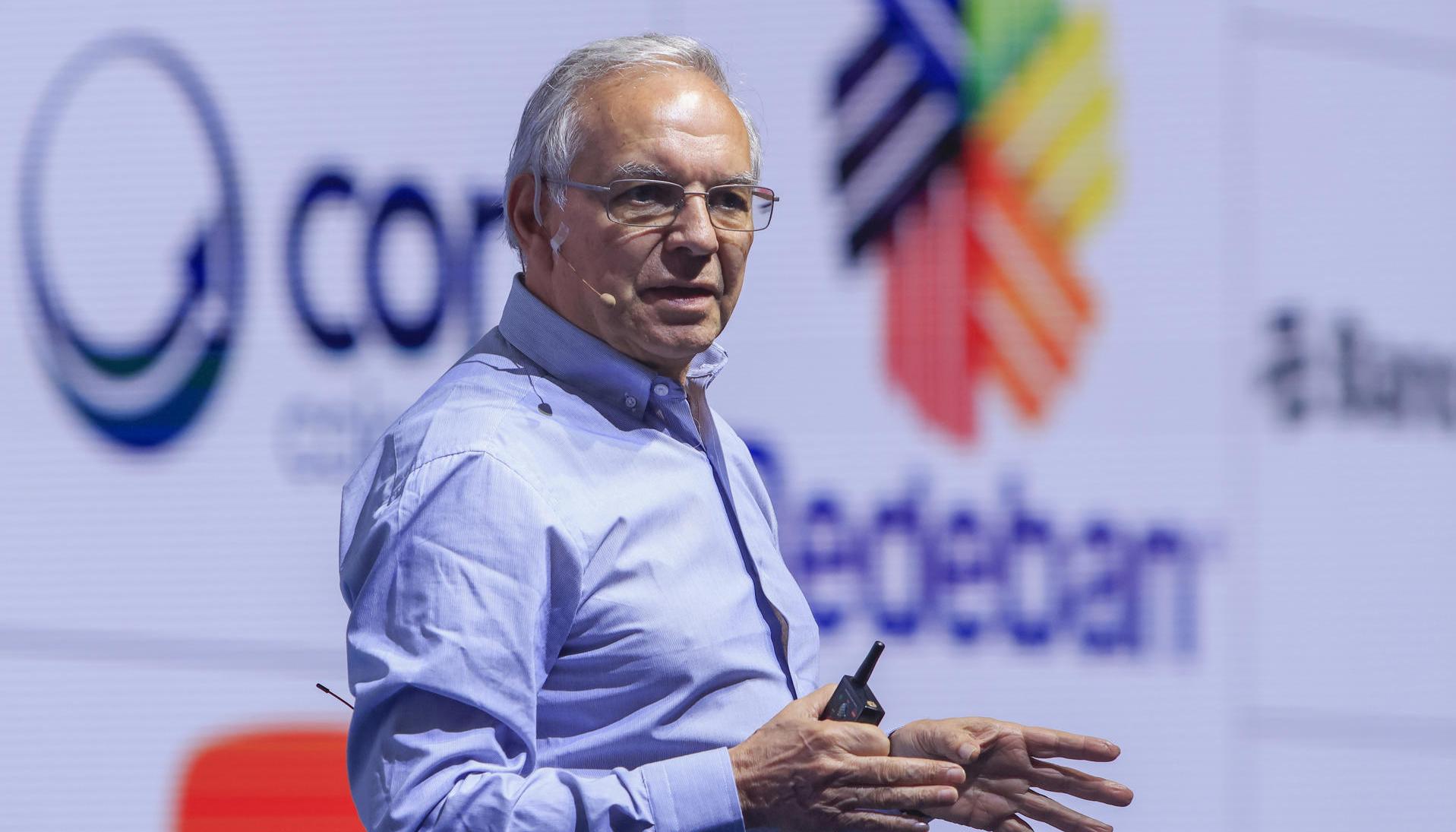 El ministro de Hacienda, Ricardo Bonilla, en Convención Bancaria.