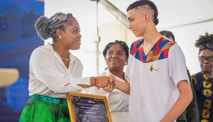 Aurora Vergara, Ministra de Educación