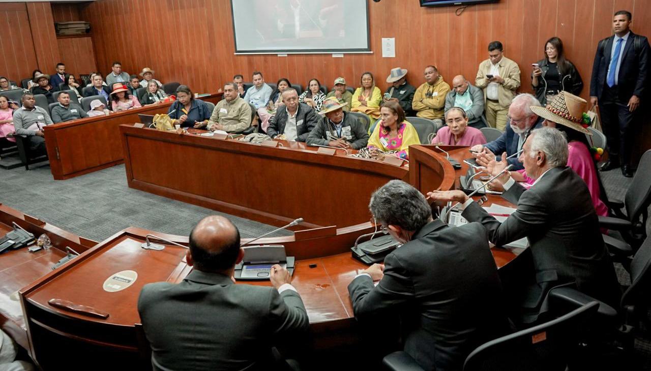 El Ministro de Salud, Guillermo Jaramillo, en la Comisión de Ética.