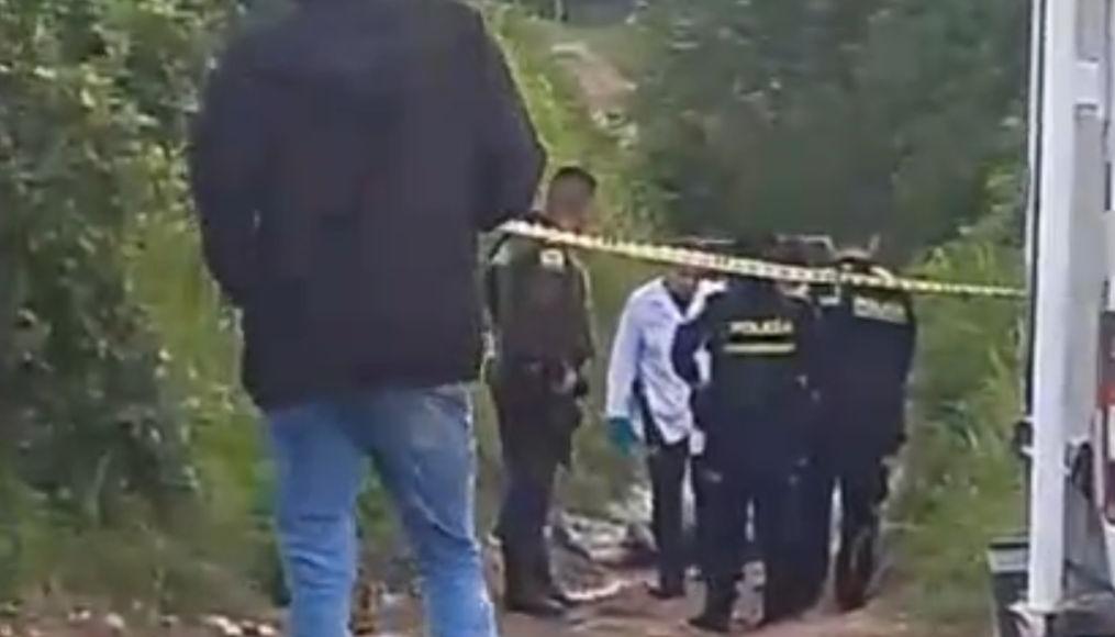 Policía en trocha de Malambo.
