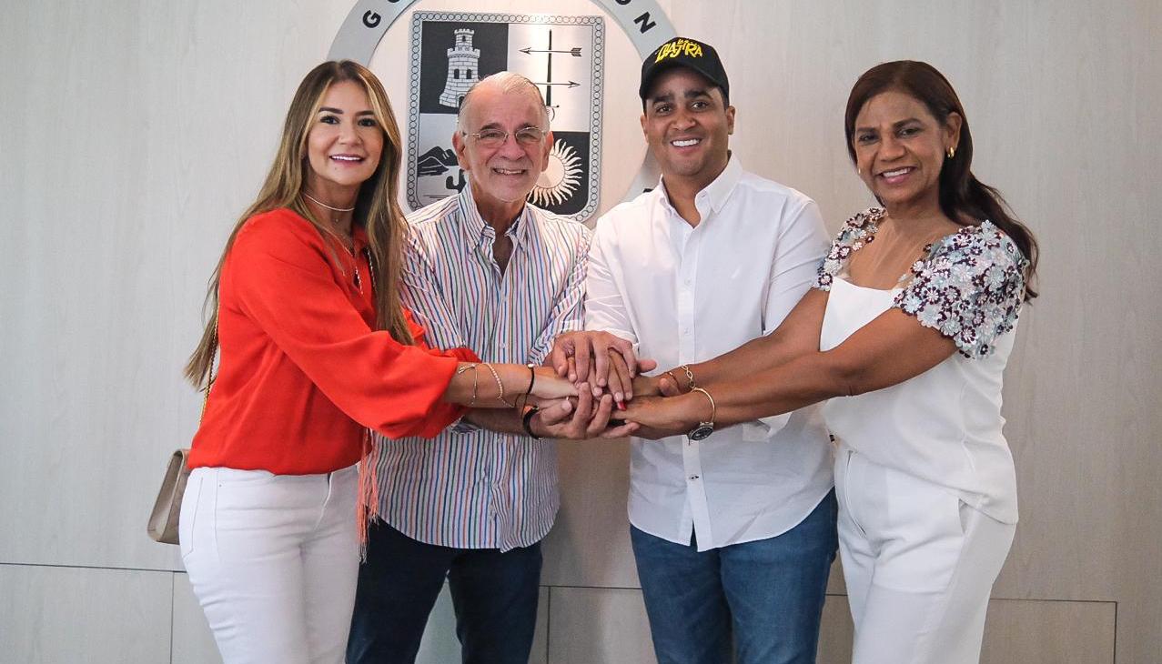 Elvia Milena Sanjuán, Eduardo Verano, Jairo Aguilar y Lucy García