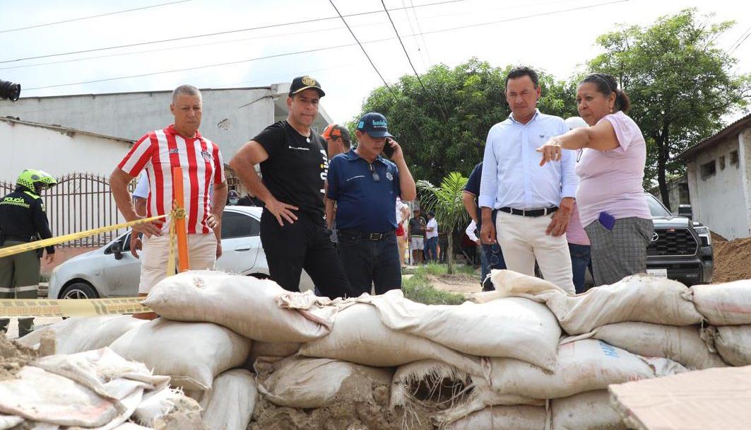 El alcalde Alejandro Char durante su visita a las obras.