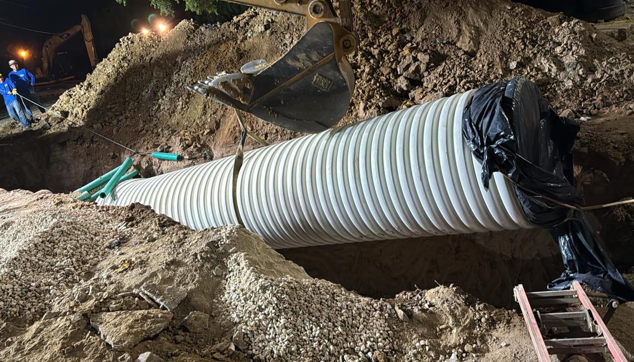 Se están instalando tuberías de 48 y 42 pulgadas.