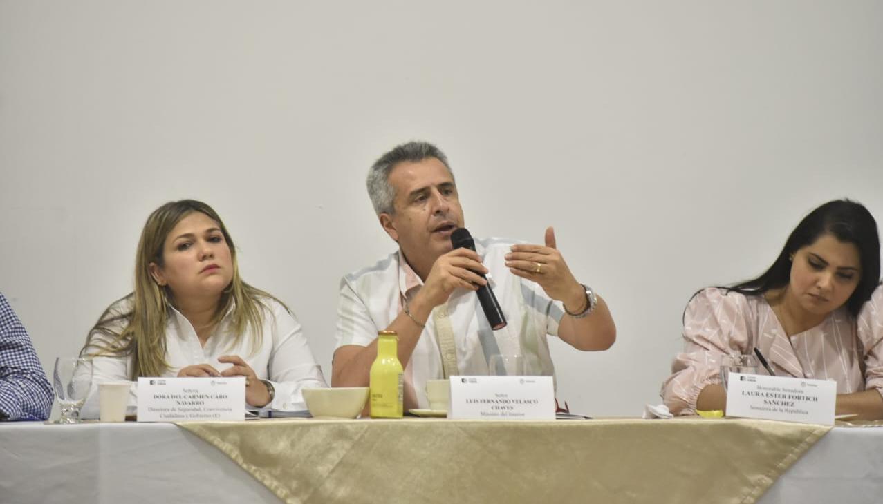 El Ministro del Interior, Luis Fernando Velasco.