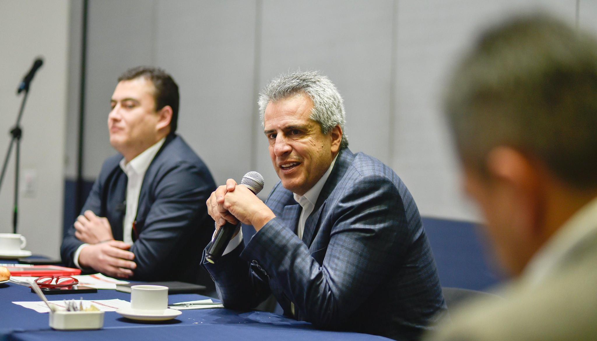 Luis Fernando Velasco, ministro del Interior.