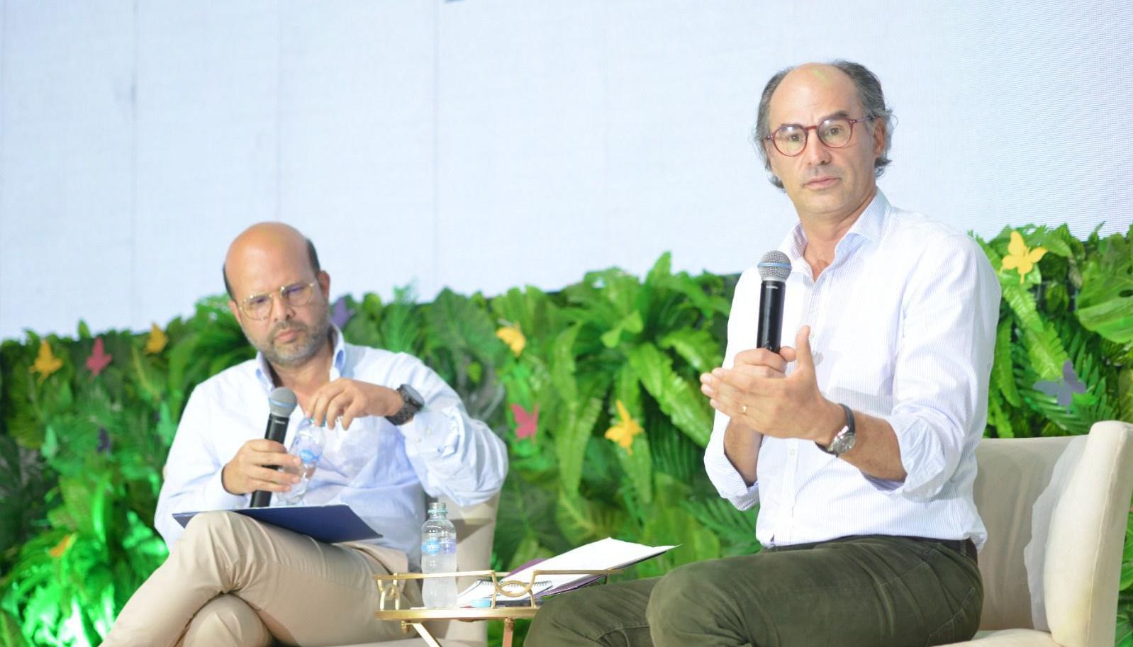 Juan Camilo Nariño (derecha), presidente de la Asociación Colombiana de Minería.