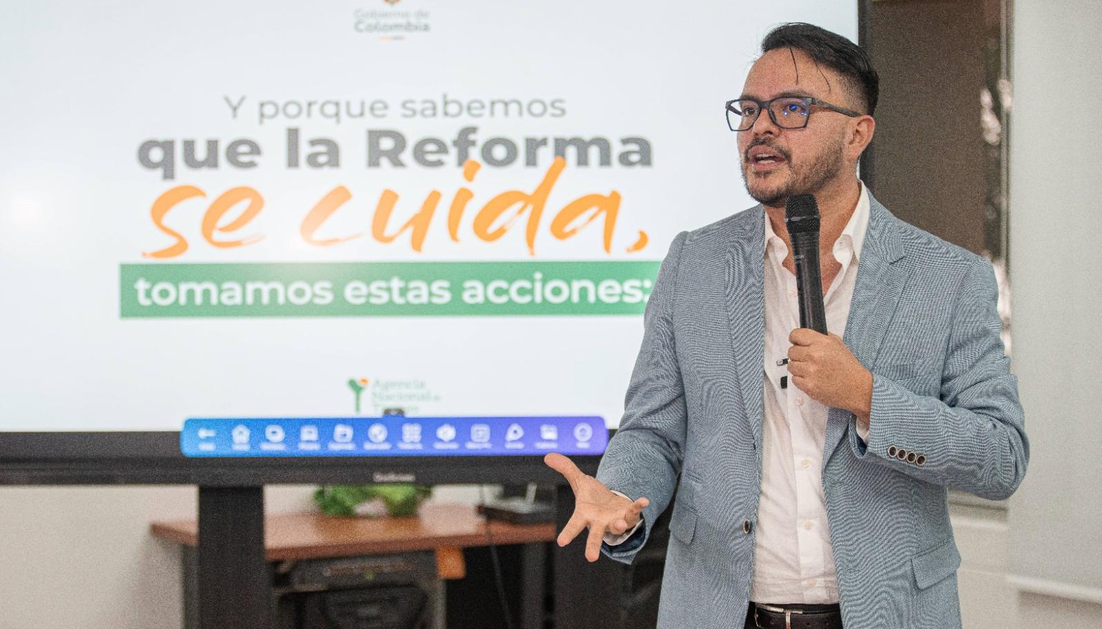 Felipe Harman, director de la Agencia Nacional de Tierras.