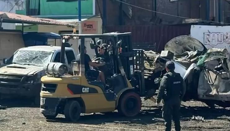 Personal remueve el vehículo con explosivos accionados en Taminango, Nariño