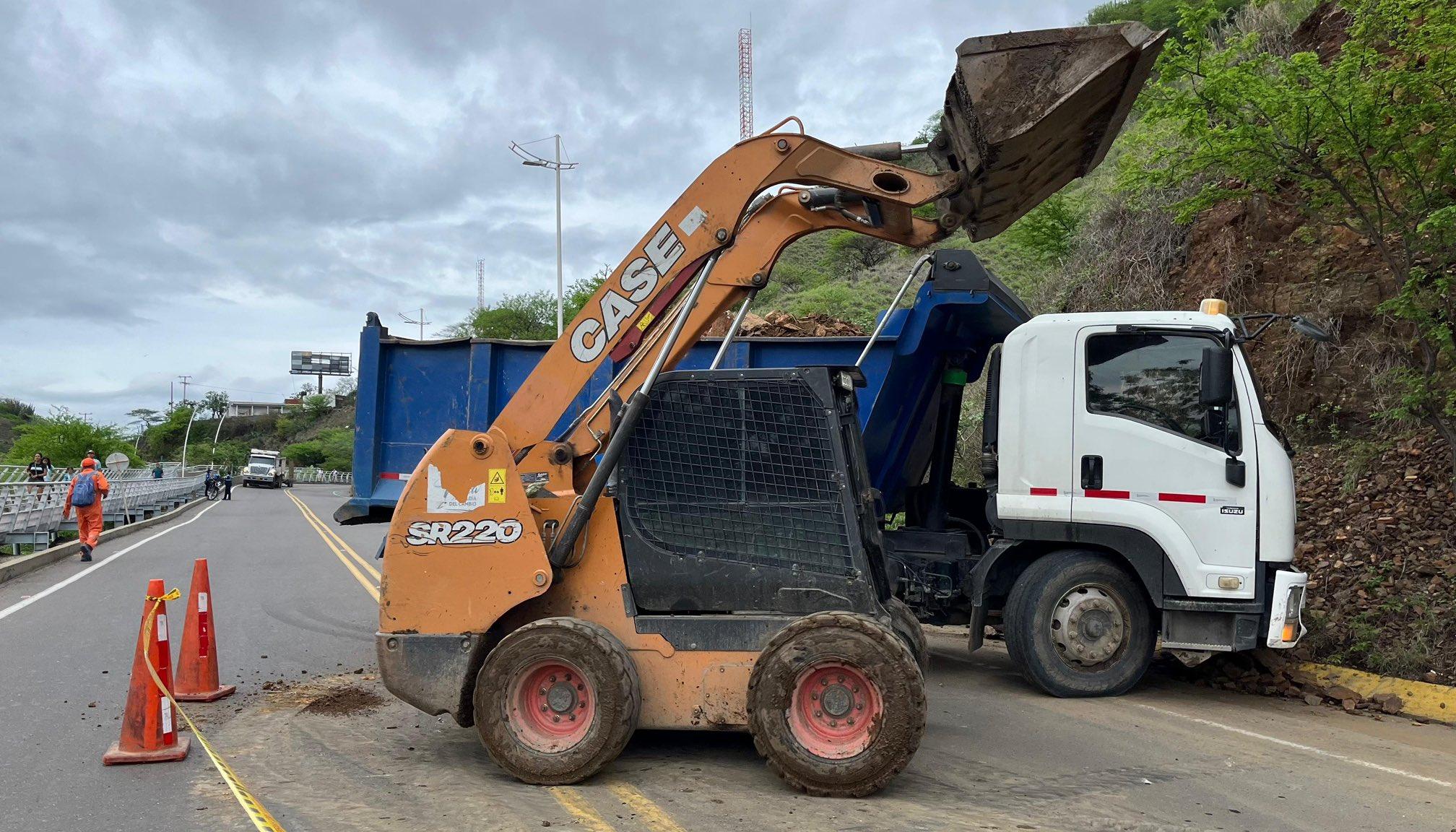 La Alcaldía realizó deslizamientos controlados en el cerro del Ziruma