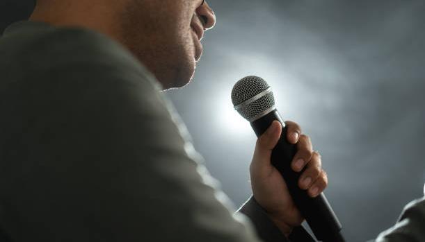 Comediante fue condenado en Indonesia.