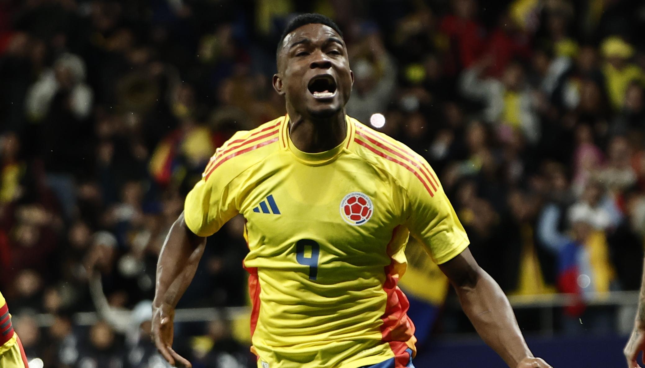Jhon Córdoba reemplazará a Rafael Santos Borré. 
