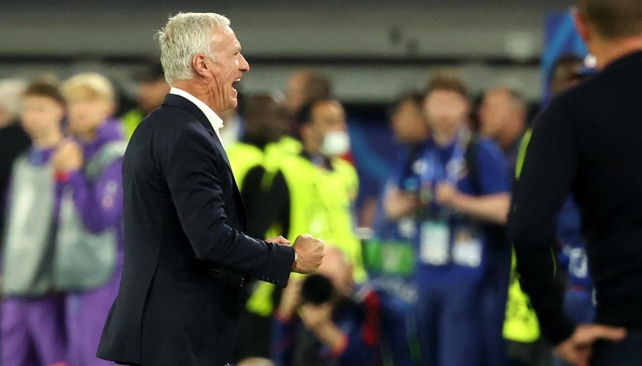 Didier Deschamps, técnico de Francia, celebra el triunfo sobre Austria. 