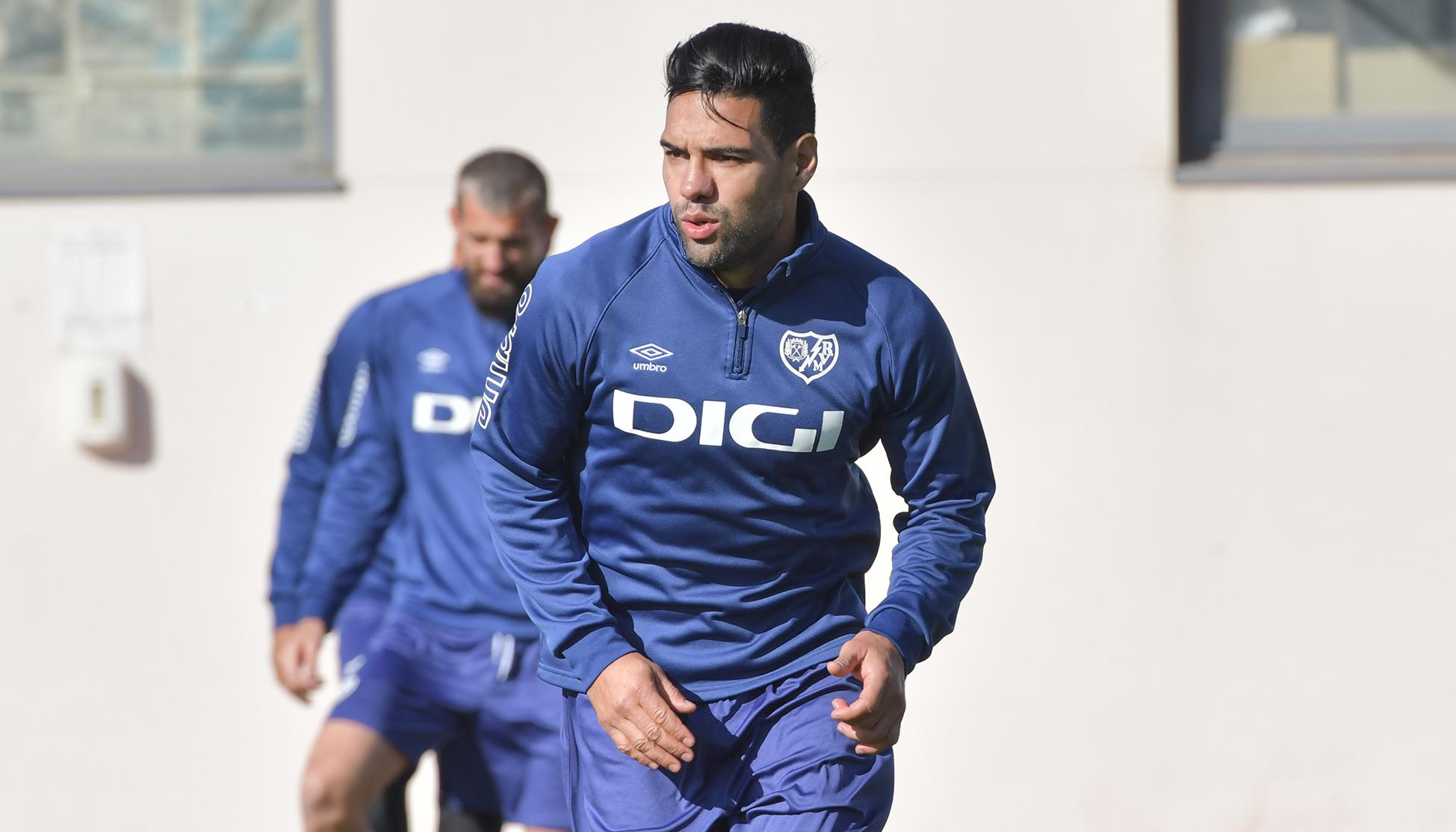 Radamel Falcao García llega a Millonarios procedente del Rayo Vallecano.