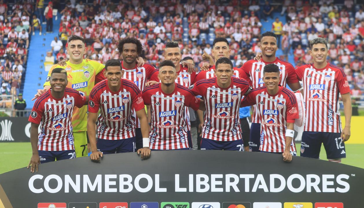 Junior avanzó a los octavos de final como primero del Grupo D.