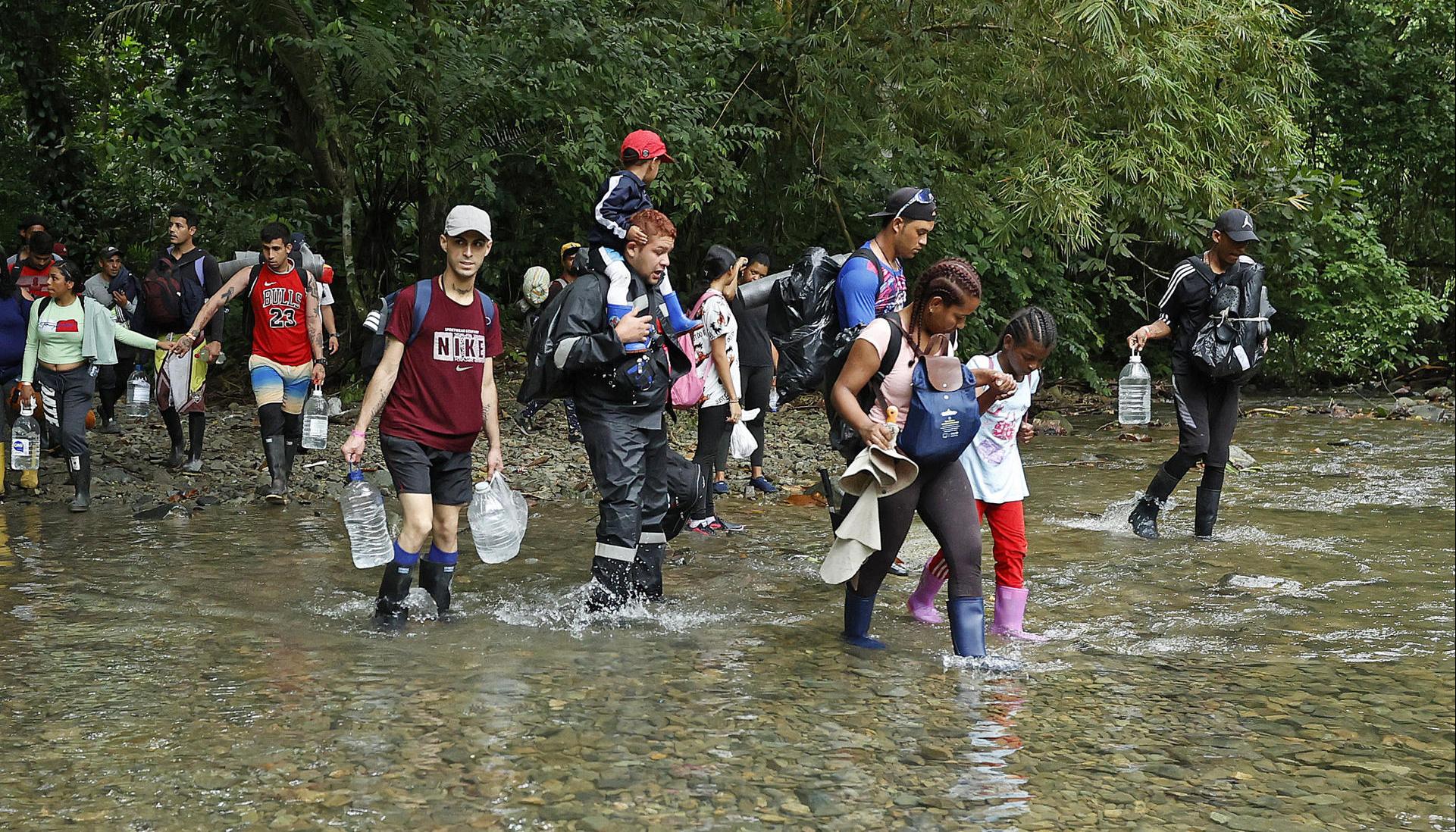 Paso de migrantes por el Darién