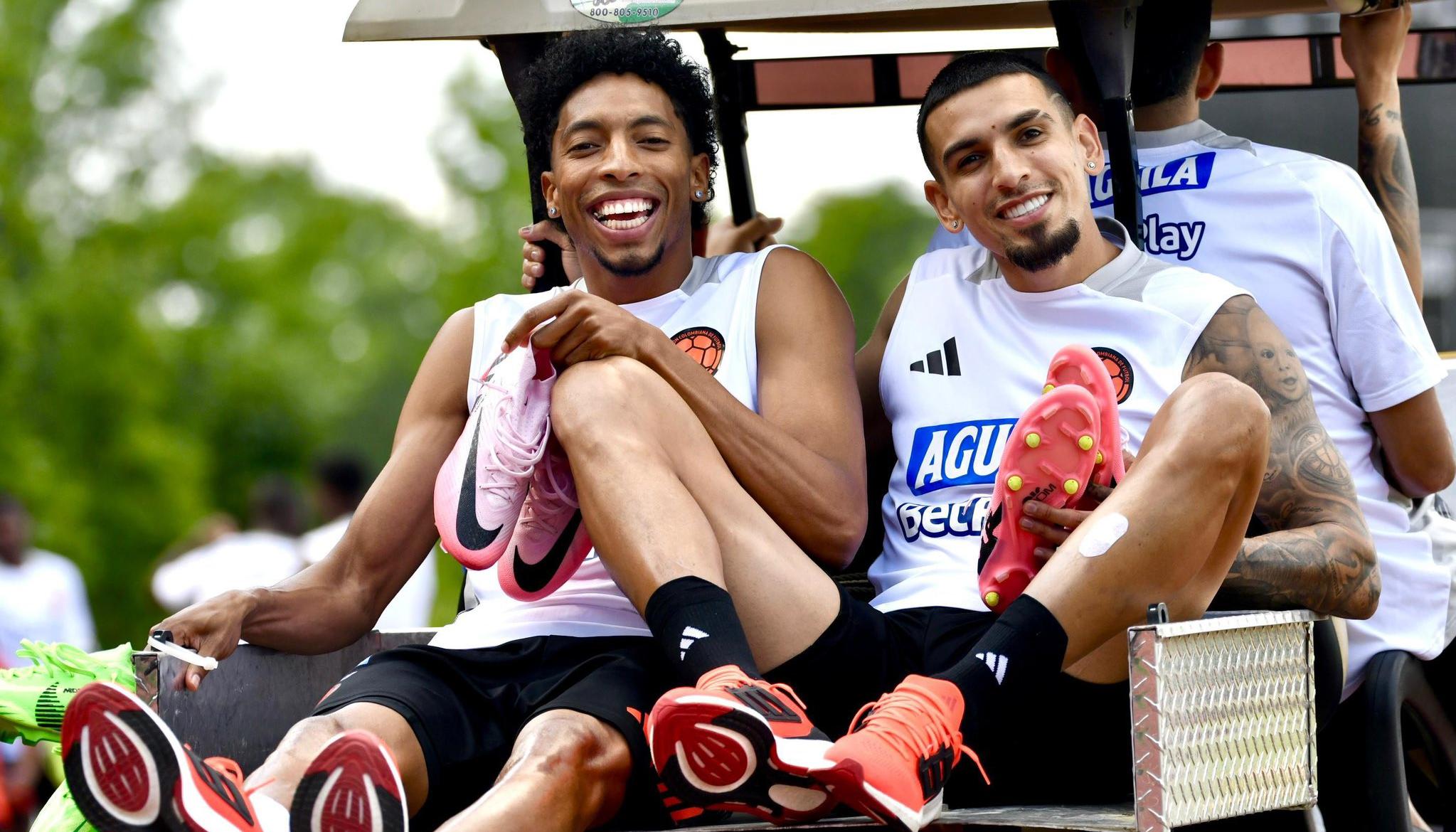 Johan Mojica y Daniel Muñoz, laterales de la Selección Colombia. 