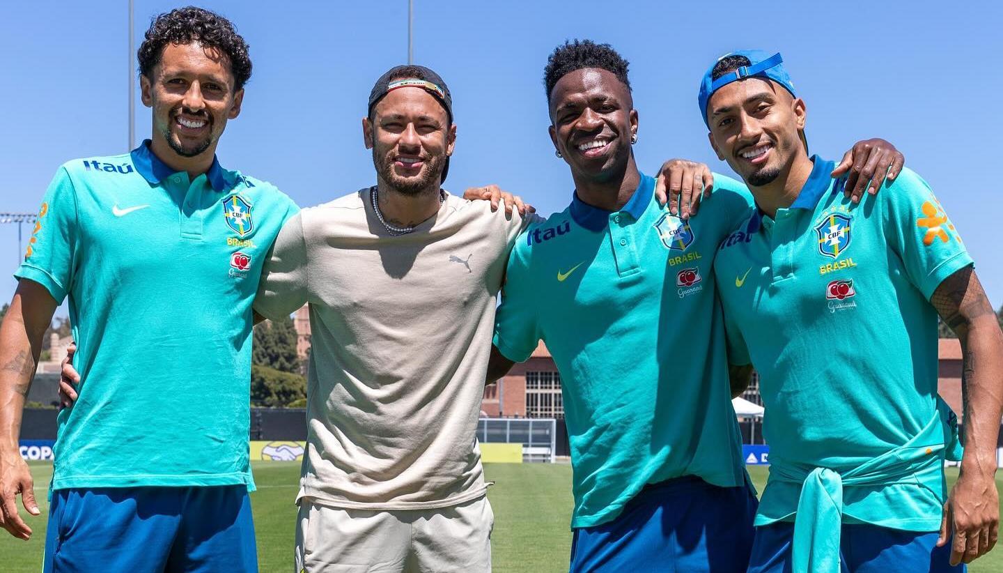 Neymar con Marquinhos, Vinicius y Raphinha. 