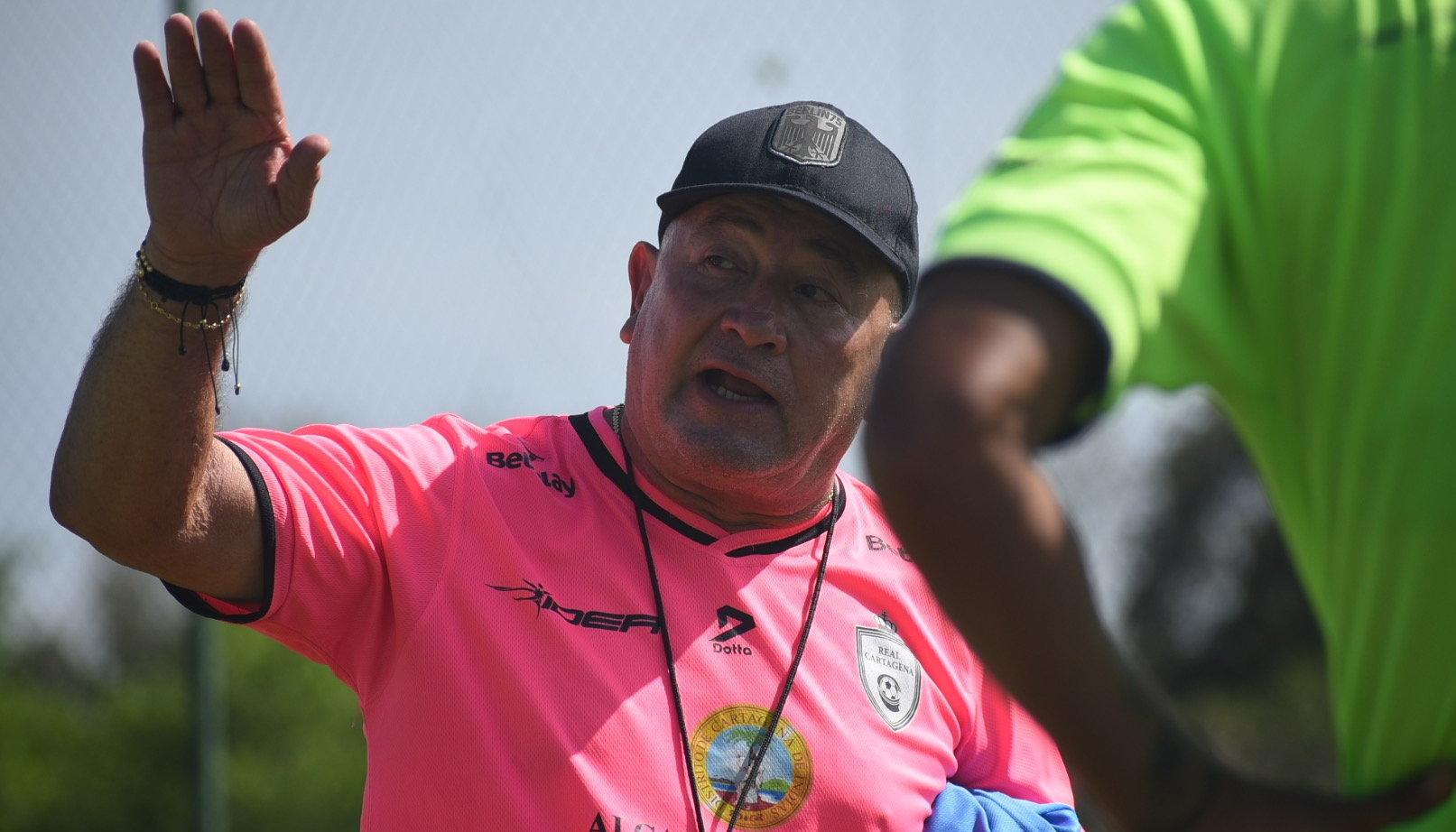 Alberto Suárez, técnico del Real Cartagena, confirmó que el 'Chino' Sandoval está separado del equipo. 
