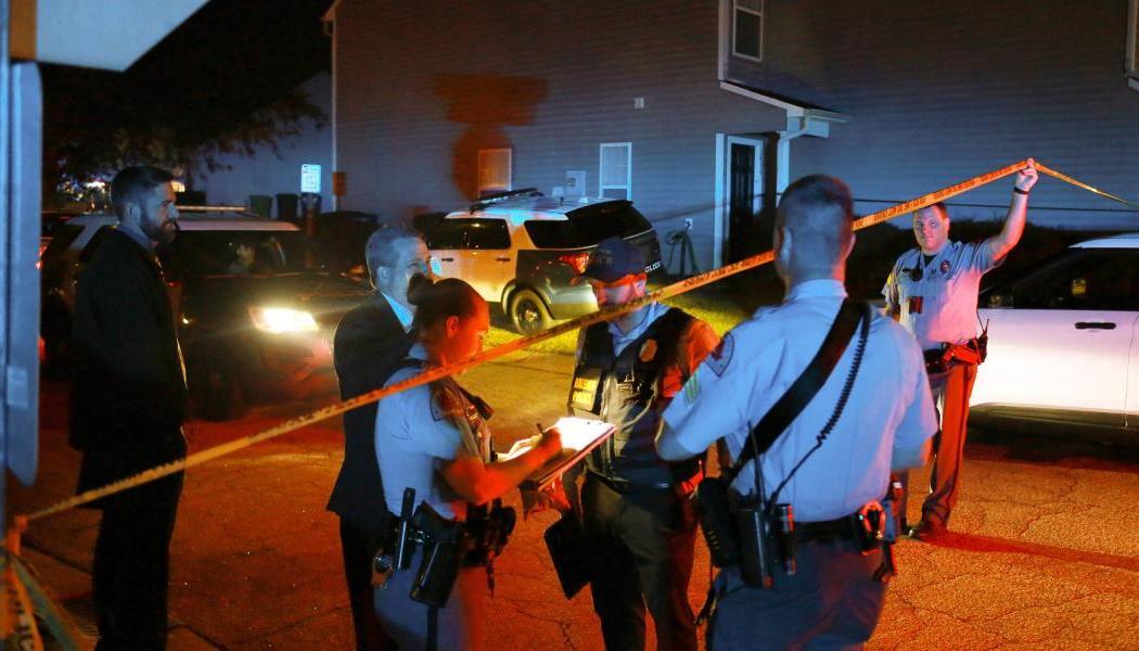 Policías atienden la emergencia por un tiroteo en festival Old Settlers Park en Texas