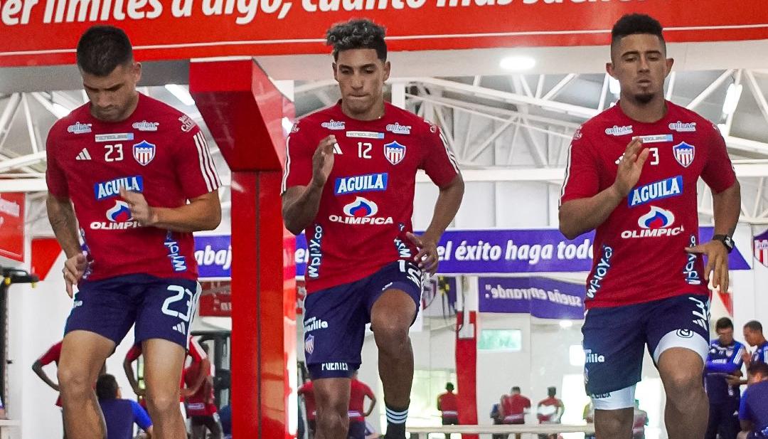 Steven Rodríguez, Gabriel Fuentes y Edwin Herrera en trabajos de pretemporada con Junior.