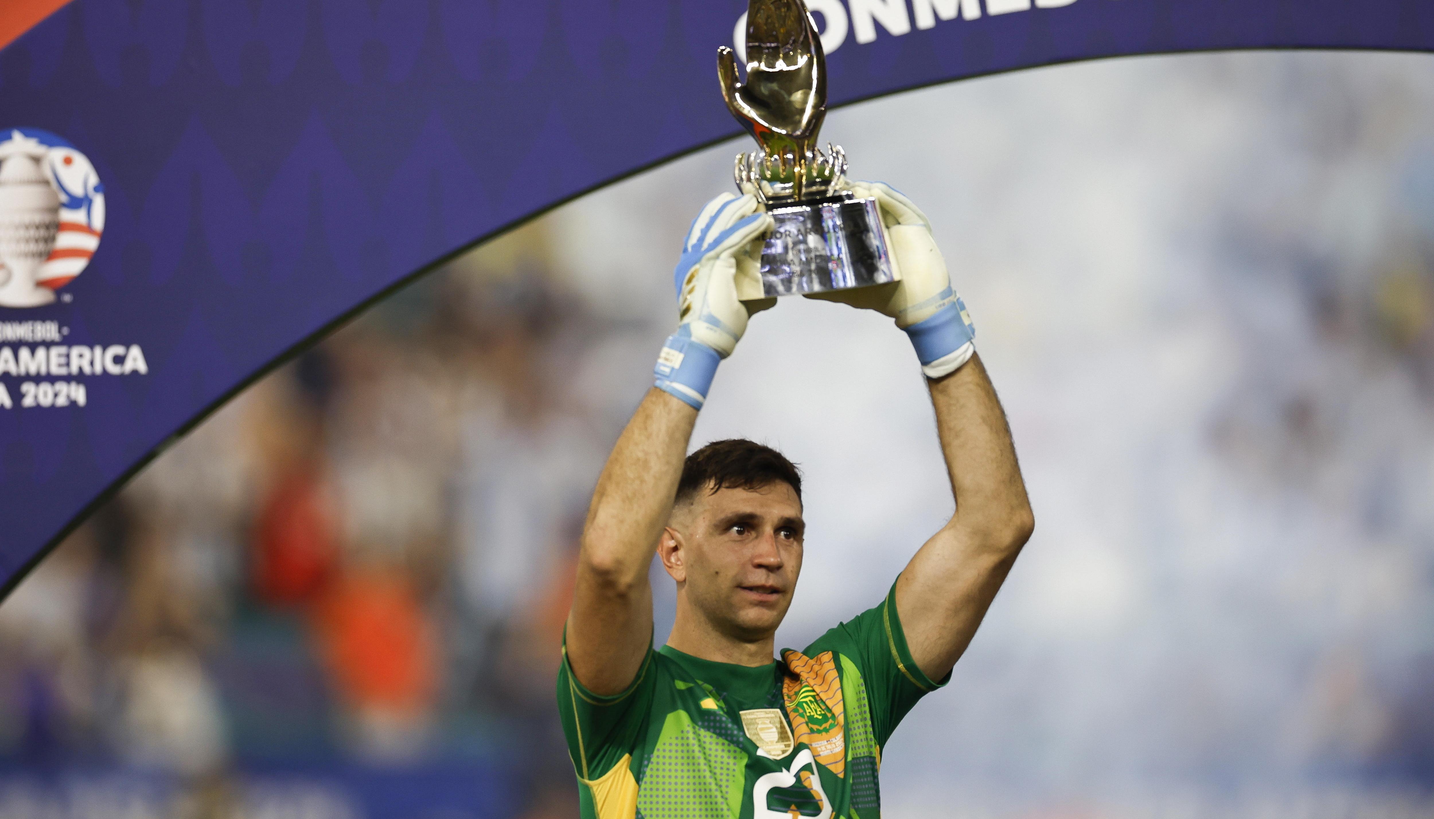 'Dibu' Martínez fue proclamado como el mejor portero de la Copa América. 