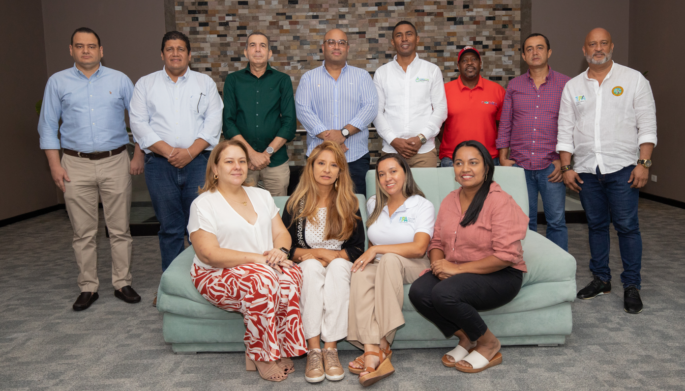 Directivos durante presentación del balance.