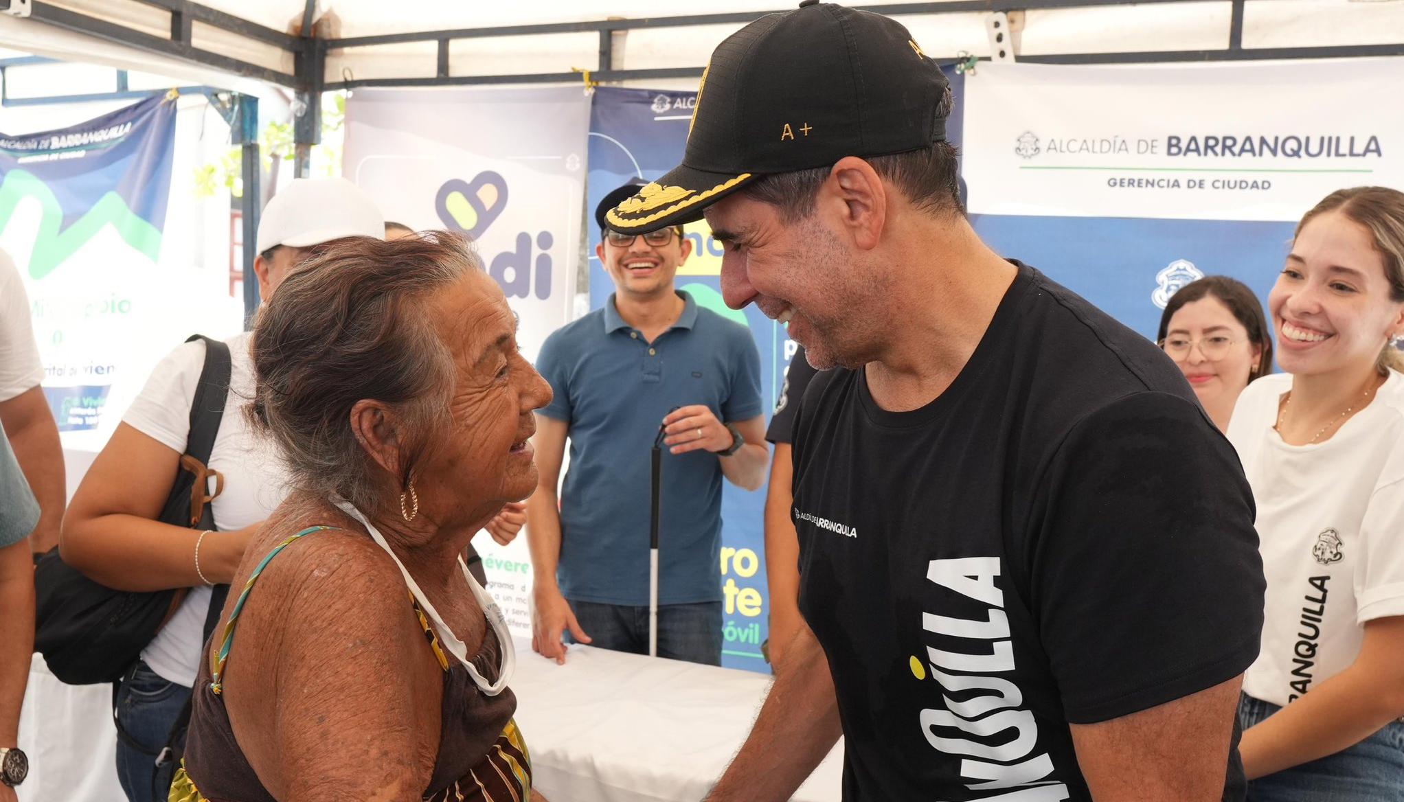 El Alcalde Alex Char en una de las ferias.