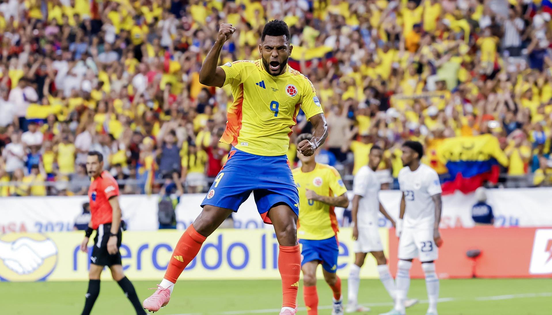 Borja celebra el quinto gol del partido.