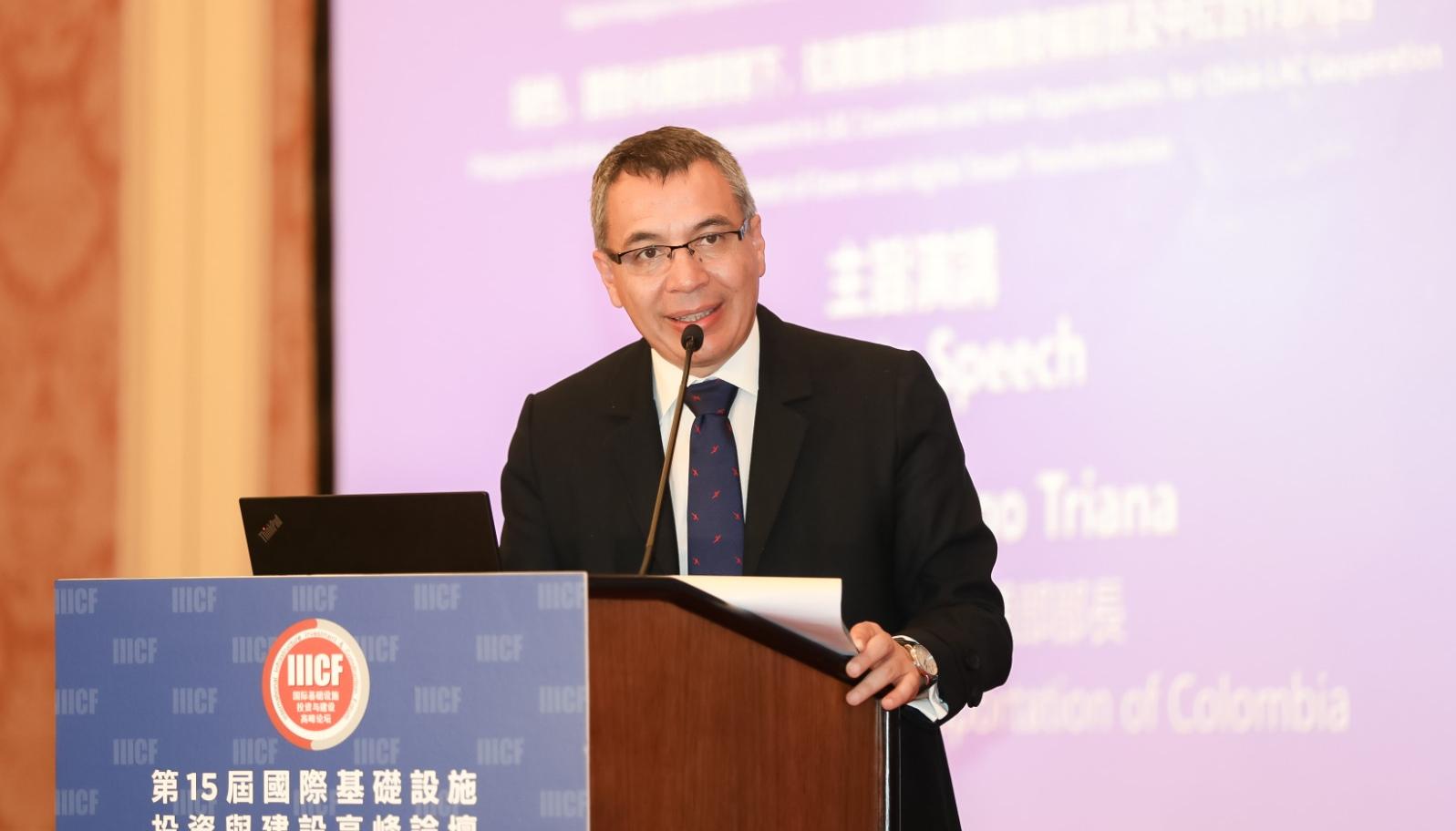 William Camargo sale del Ministerio del Trabajo.