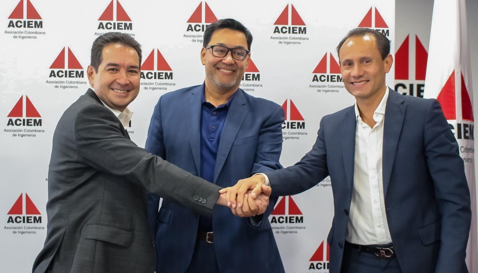 Carlos Cante, presidente de Fenalcarbón; Daniel Medina, presidente de Aciem, y Alejandro Castañeda, presidente de Andeg.