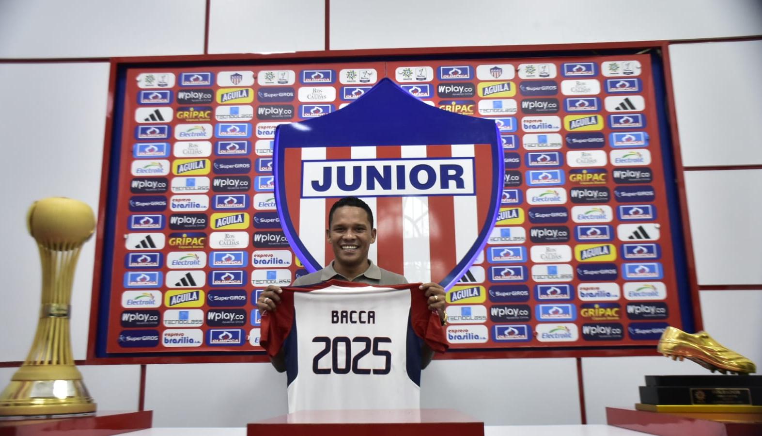 Carlos Bacca continuará en Junior. 