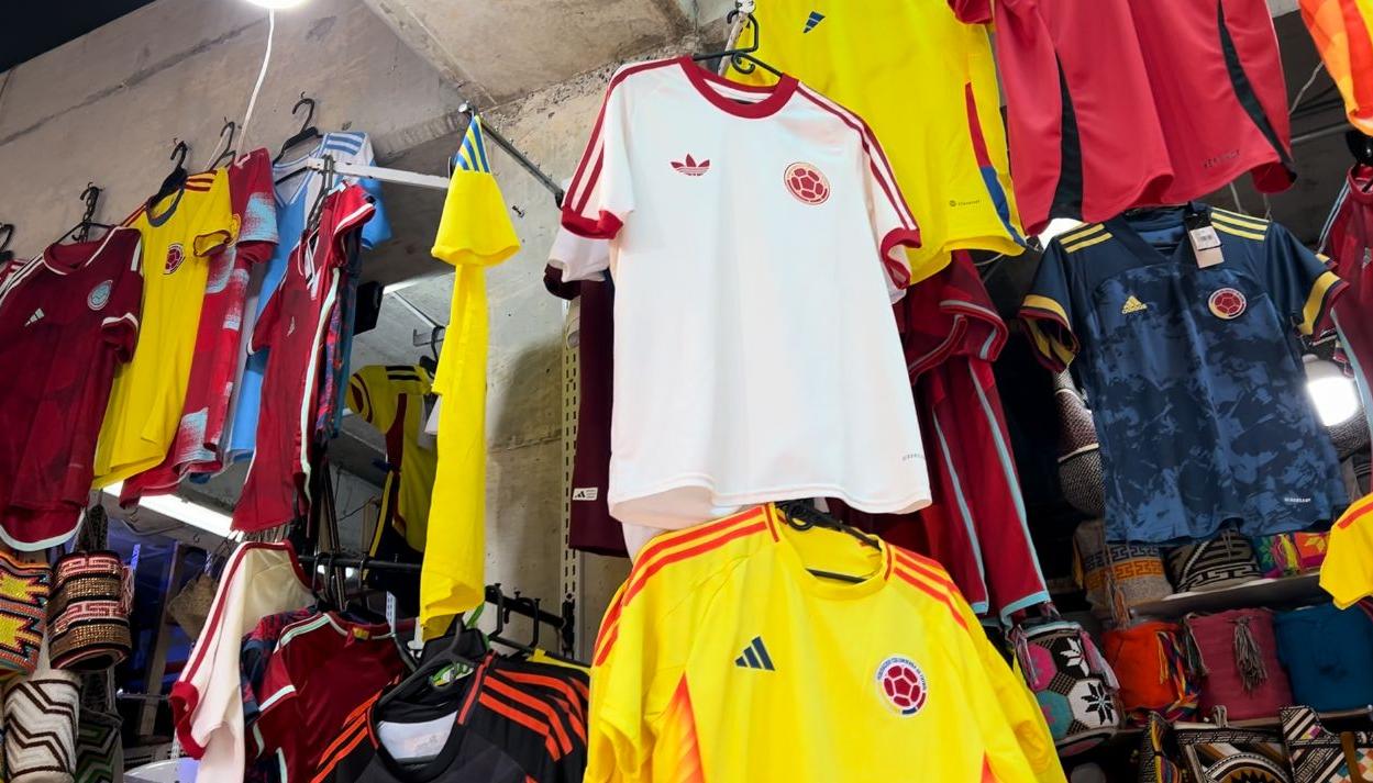 Las ventas de camisetas fueron un punto destacado para el comercio.
