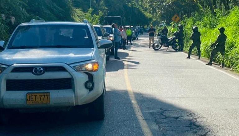 La caravana de la UNP con disidentes de las FARC.