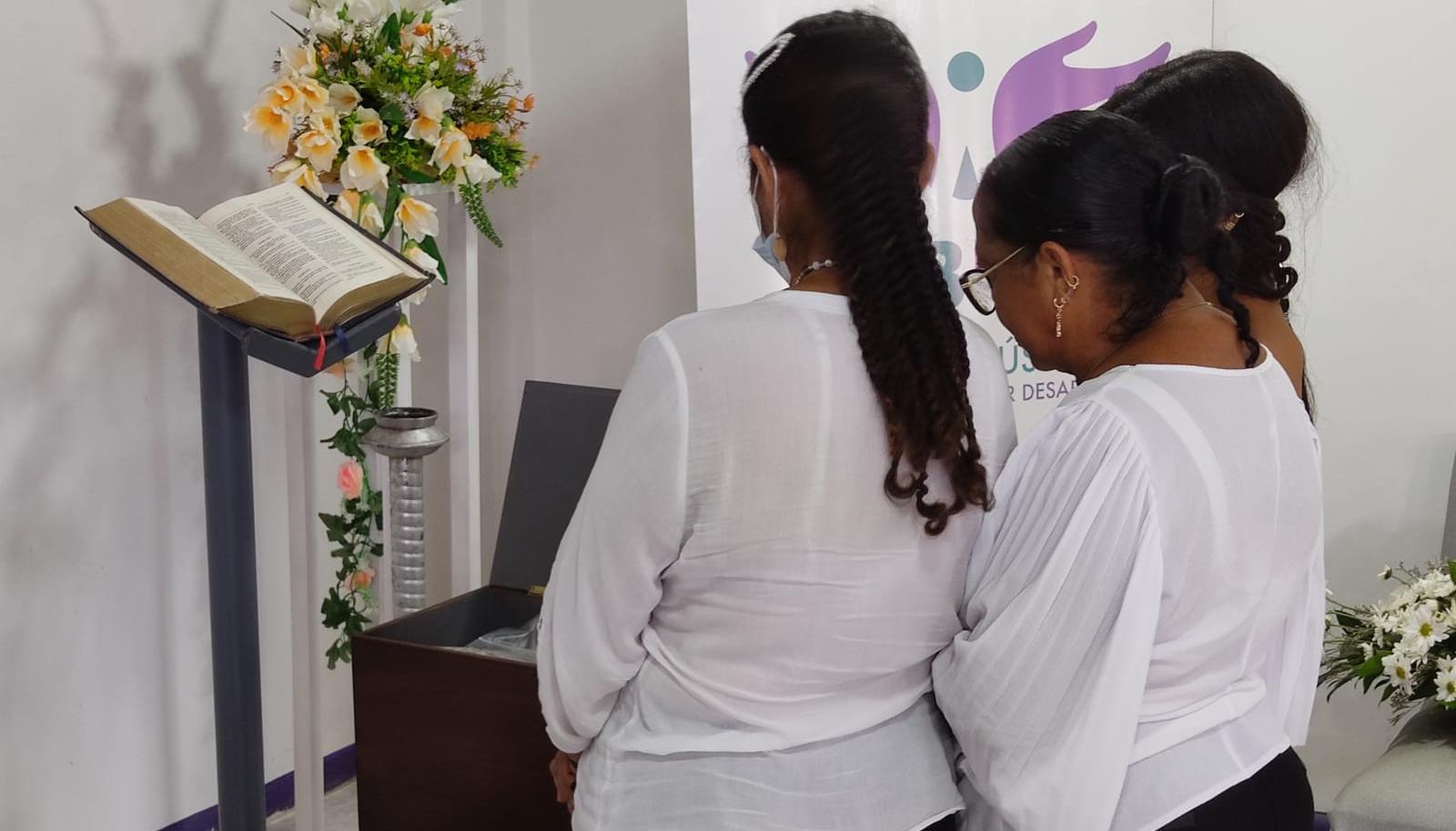 La entrega del cuerpo se realizó en un acto en el municipio de Plato, Magdalena. 