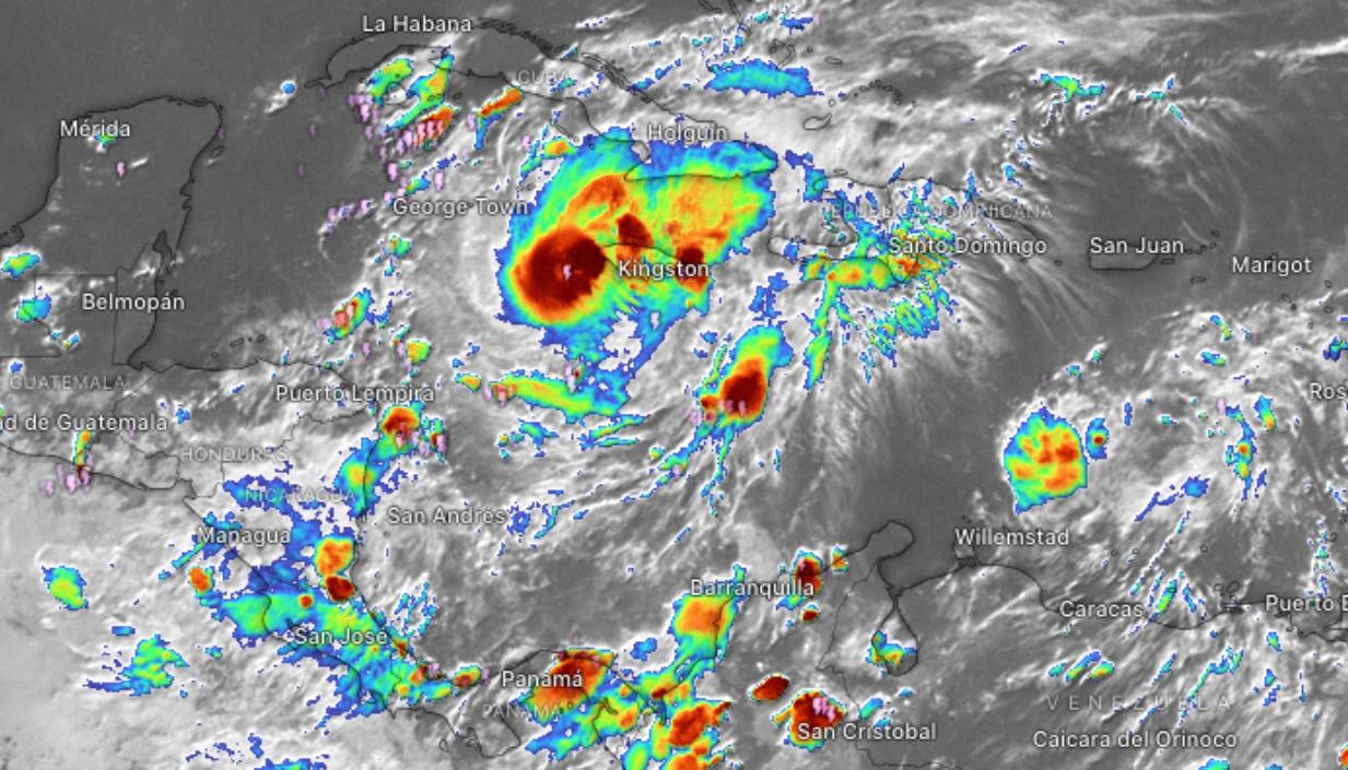 Imagen satelital del huracán Beryl. 