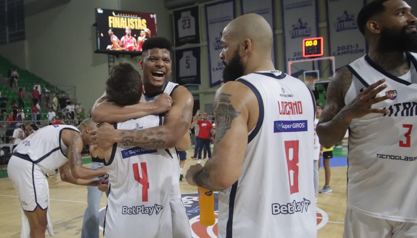 La felicidad de los jugadores de Titanes tras pasar a la final.