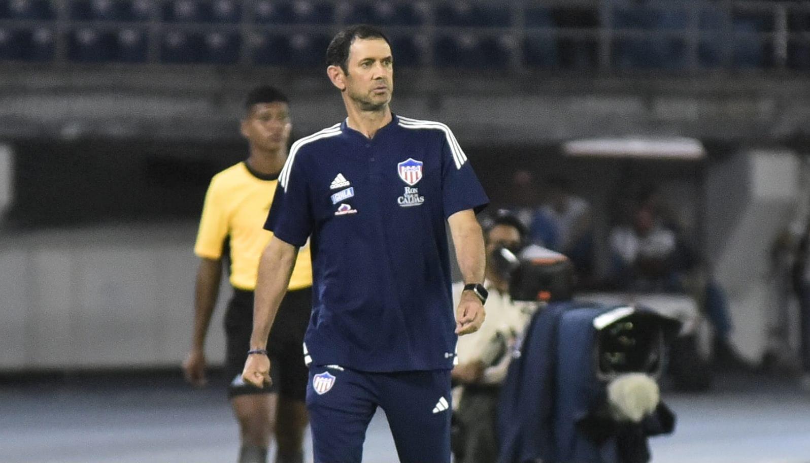 Arturo Reyes, técnico del Junior, durante el partido contra Boyacá Chicó. 