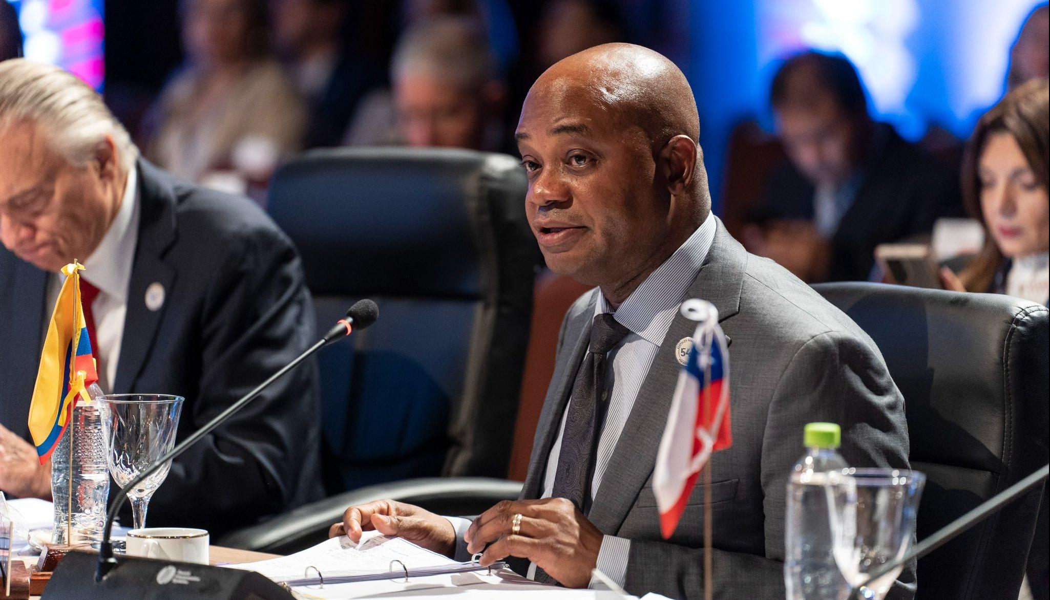 El Canciller colombiano, Luis Gilberto Murillo.