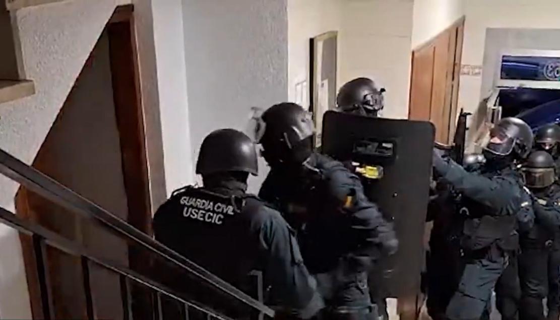 Imagen del operativo de la Guardia Civil.