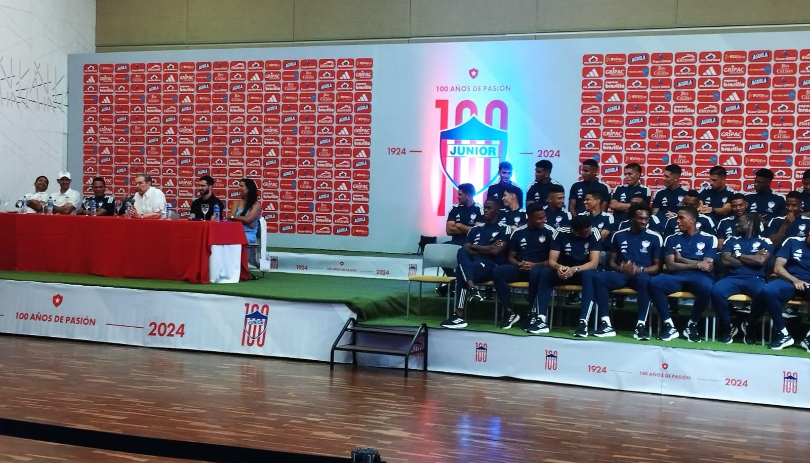 Fuad Char en la presentación de Junior.