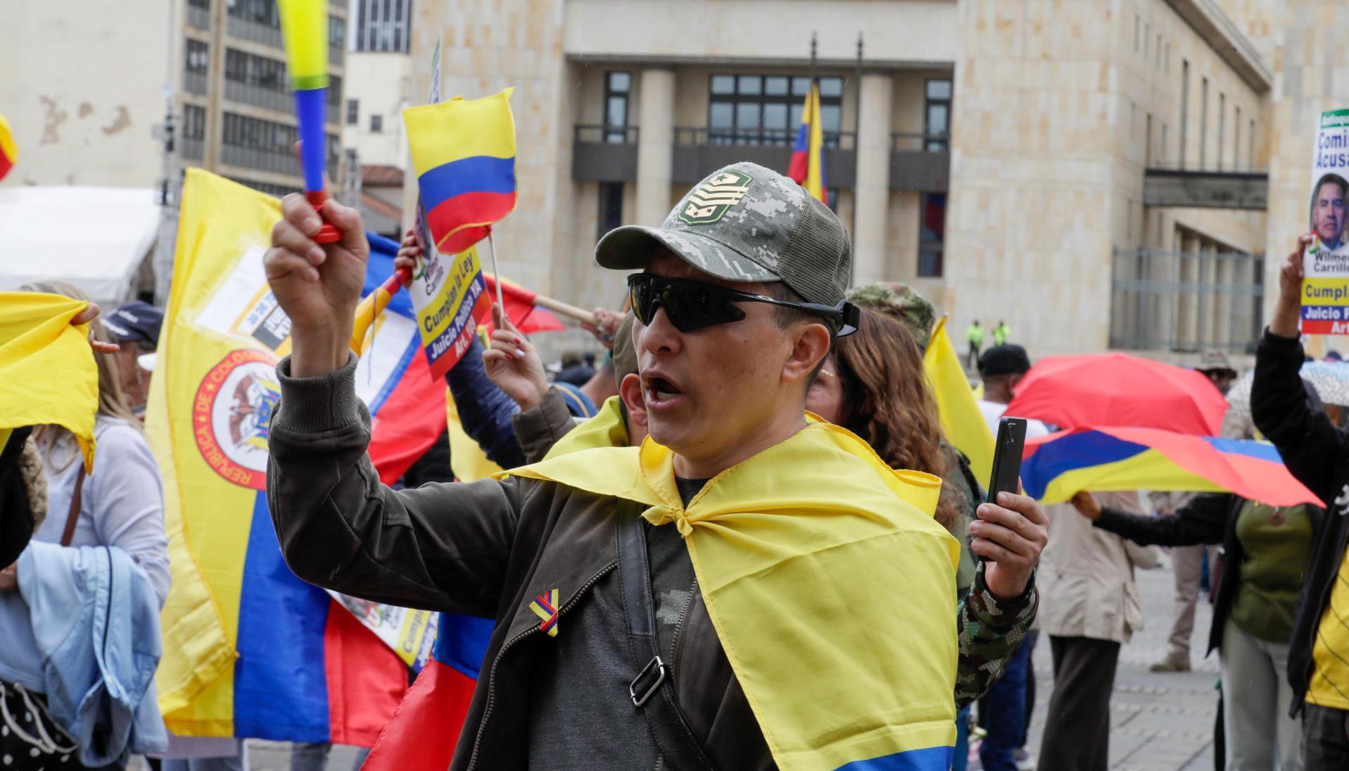 Protesta contra el Presidente Gustavo Petro, en la Plaza de Bolívar