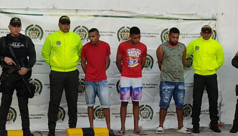 Gustavo Padilla Arias, alias 'Hueso'; Julio Adrián Durán Bornacelly, alias 'Caracas; y Karim Daniel Chirino. 
