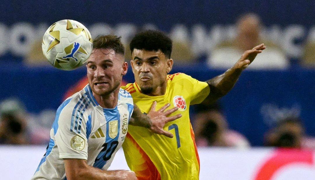Luis Díaz contra Mac Allister.